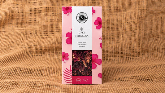 cvet hibiskusa caj