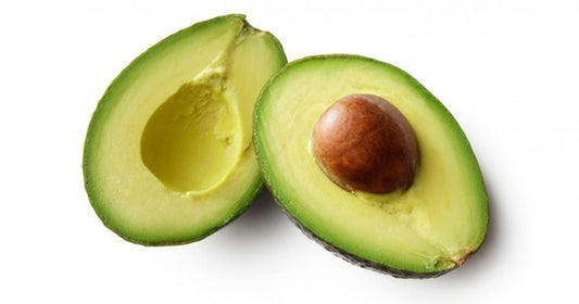 Svež avokado kremaste teksture za salate, smutije i tost